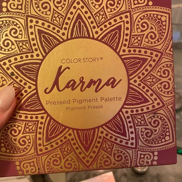 3 pallets 2 small eyeshadow ( circle one is a crème shadow) - Picture 6 of 6